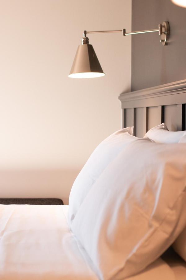 Meeting House Boutique Hotel Фолс Черч Экстерьер фото